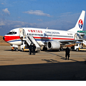 阿荣机场空运航空快运业稳步发展的原因是什么？